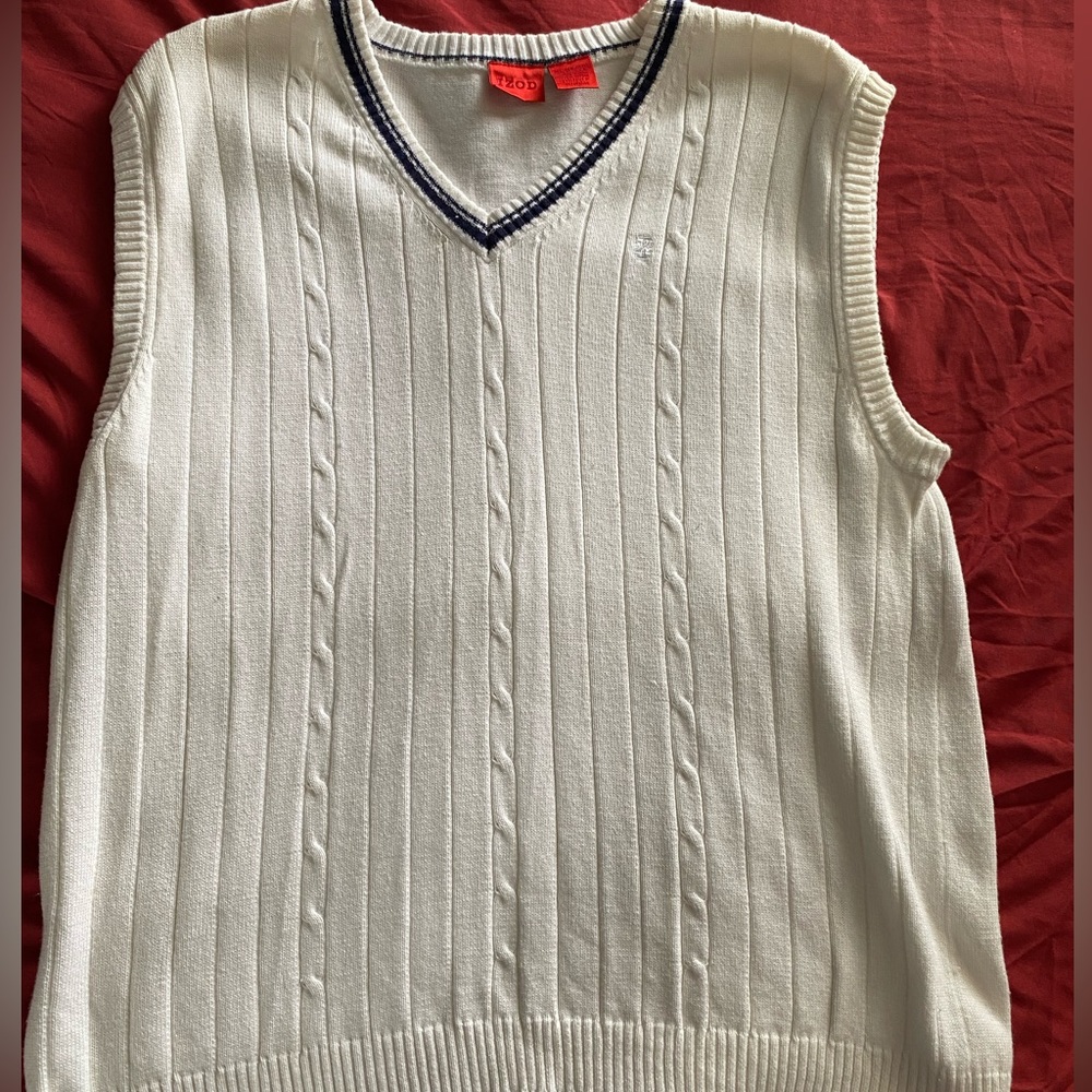 IZOD Off white V neck vest *PERFECT CONDITION*
